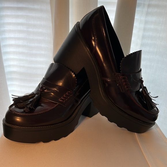 Mossimo Brown Tasseled faux leather Loafers Chunky Heel Sz 9 - Picture 3 of 4